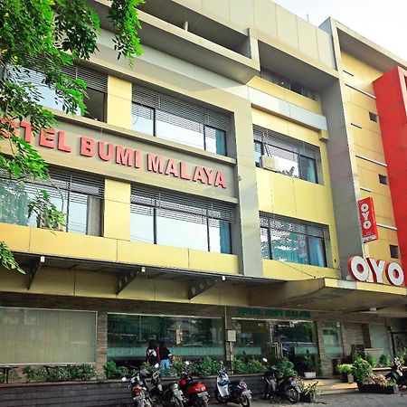 Oyo 1009 Hotel Bumi Malaya Medan Esterno foto