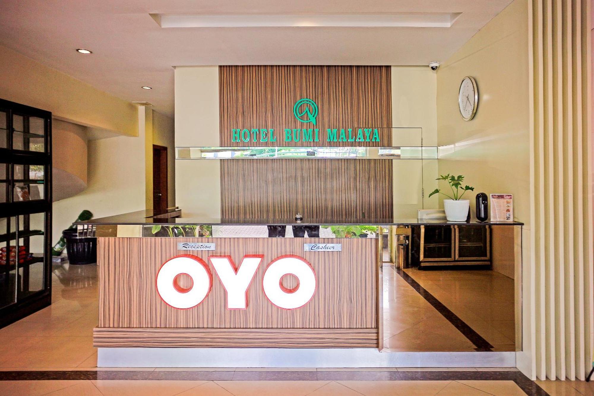 Oyo 1009 Hotel Bumi Malaya Medan Esterno foto