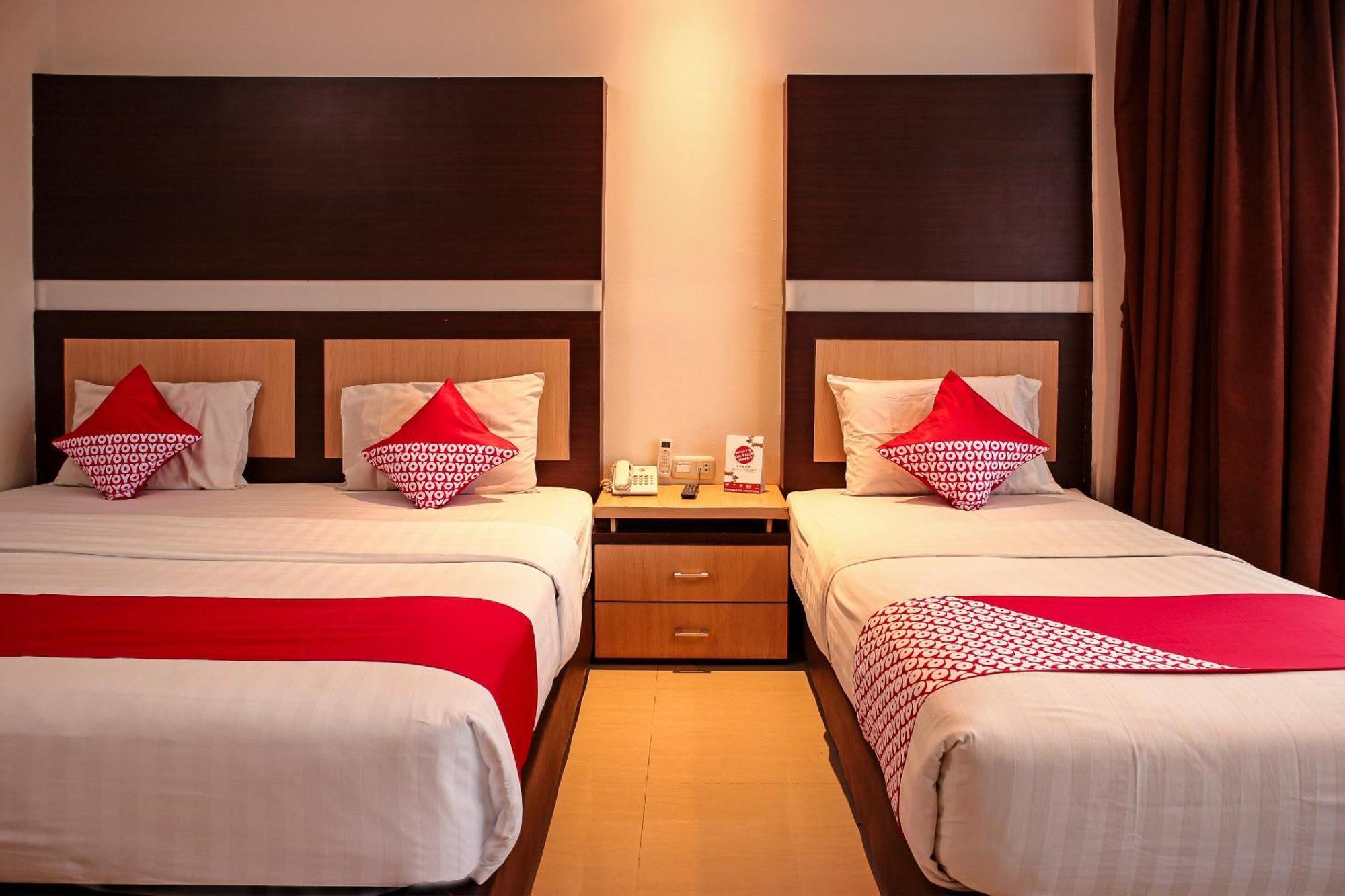 Oyo 1009 Hotel Bumi Malaya Medan Esterno foto