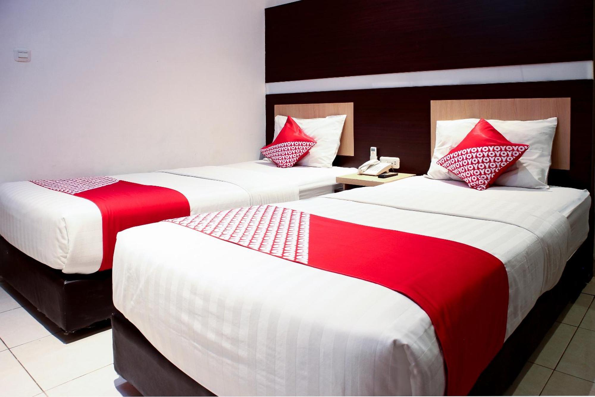 Oyo 1009 Hotel Bumi Malaya Medan Esterno foto