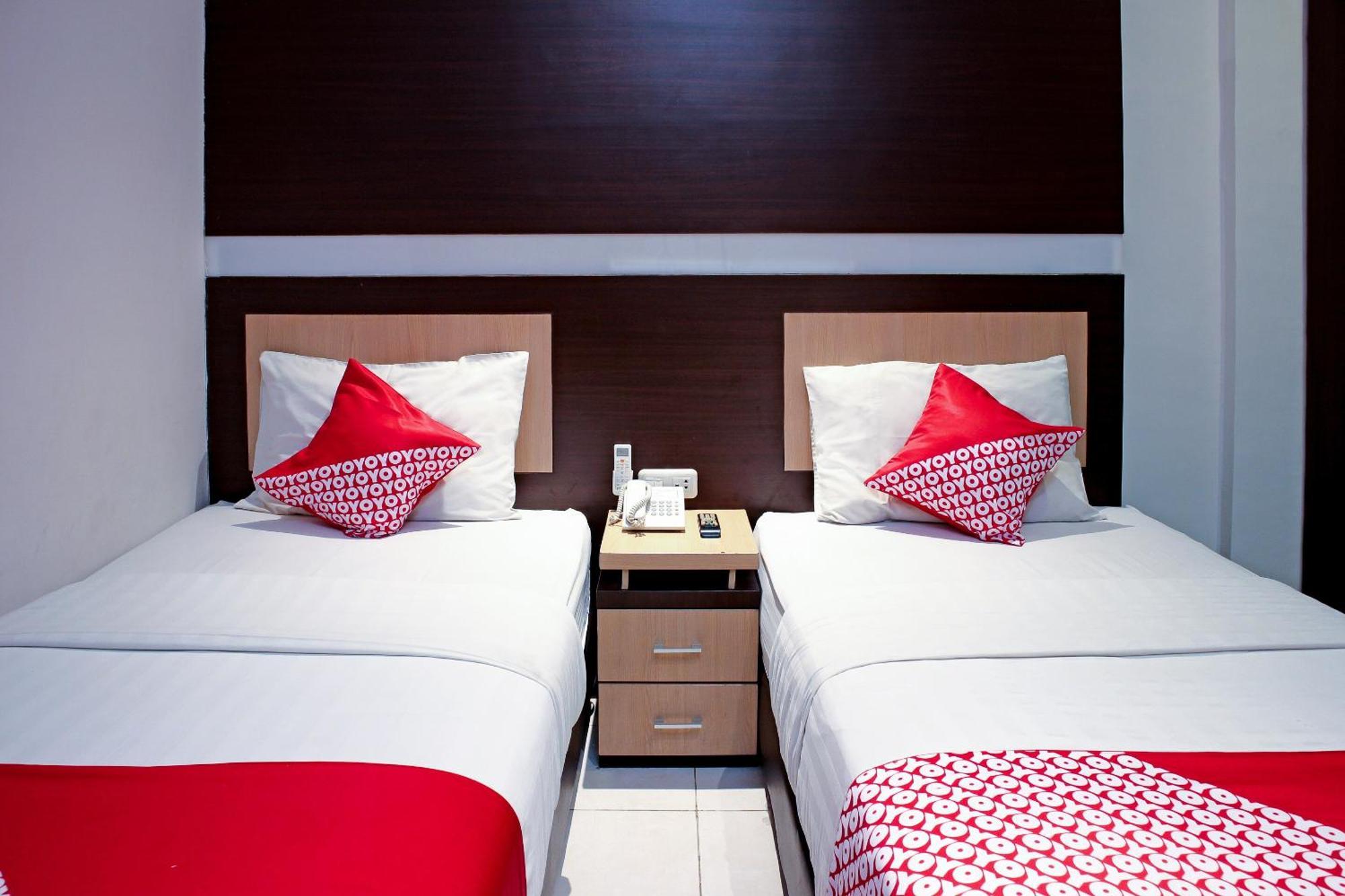 Oyo 1009 Hotel Bumi Malaya Medan Esterno foto