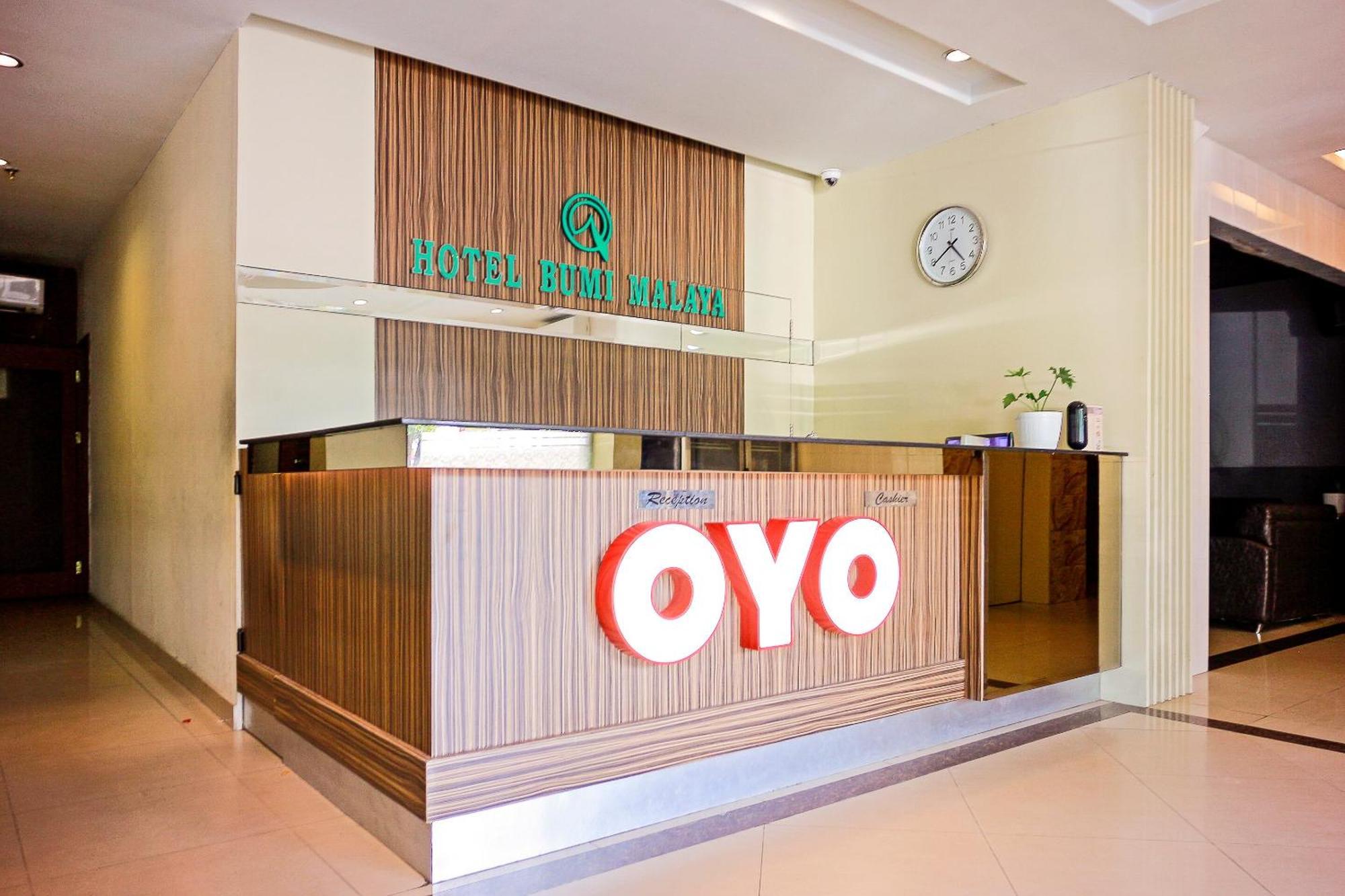 Oyo 1009 Hotel Bumi Malaya Medan Esterno foto
