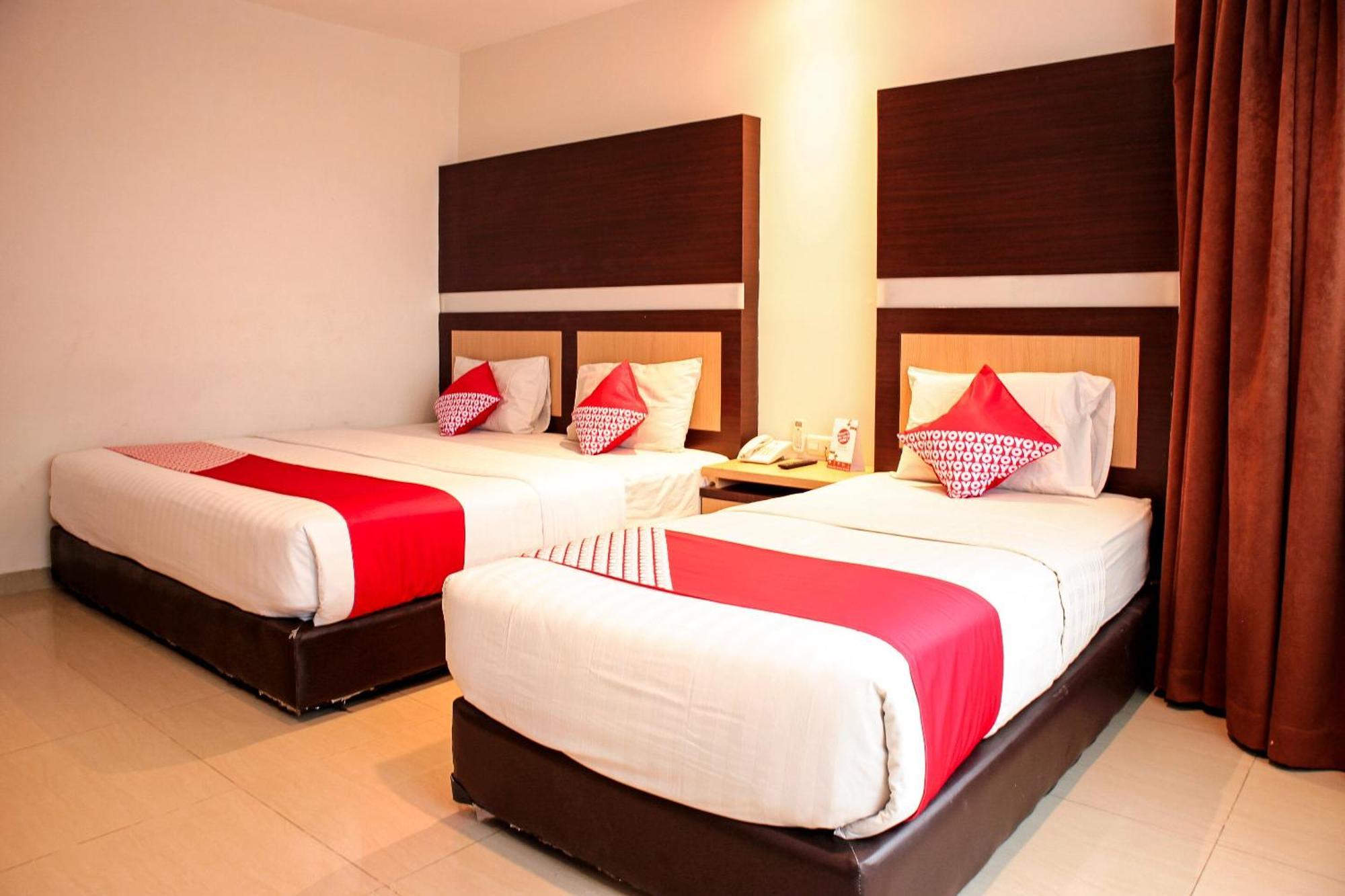 Oyo 1009 Hotel Bumi Malaya Medan Esterno foto