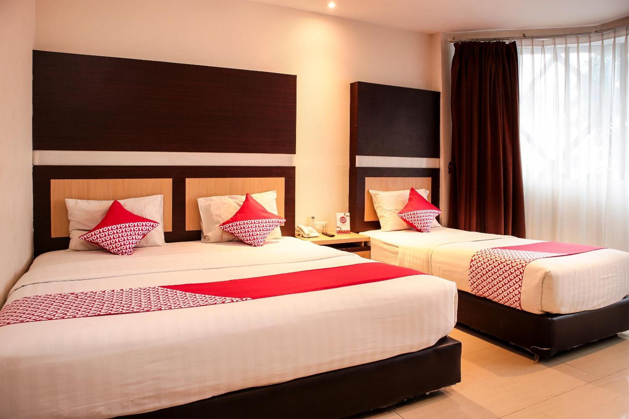 Oyo 1009 Hotel Bumi Malaya Medan Esterno foto